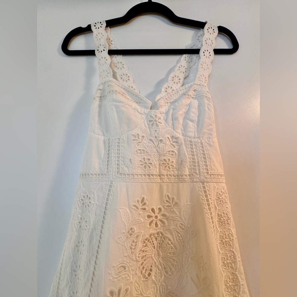 Farm Rio: Size M. White Richelieu Sleeveless Midi Dress (Ret:$400) - Picture 3 of 11